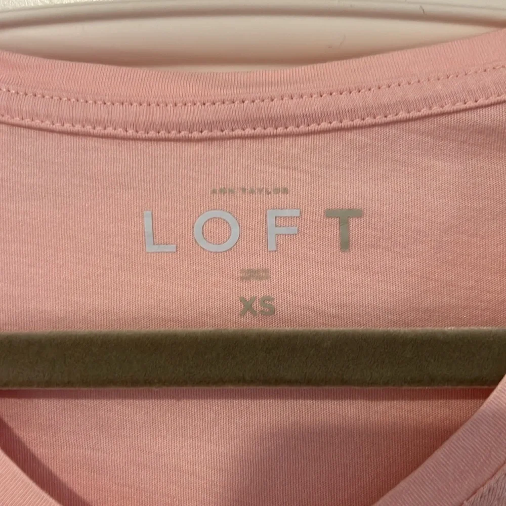 Ann Taylor Loft Soft Vneck Short Sleeve Pink Tshirt Size XS - Picture 2 of 8